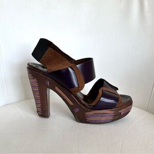 (Ɔ˘з˘)(ꈍヮꈍ)˘ε˘ C)

Marni Brown & Purple Tribal Platform Heels